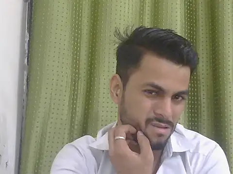 Snapshot of ursdreamperson chatting on June 2026 01:03:01 AM ursdreamperson online show from June 2026 01:03:01 AM