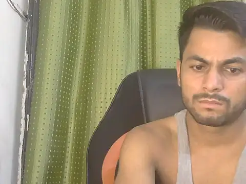 Snapshot of ursdreamperson chatting on July 2026 01:15:01 PM ursdreamperson online show from July 2026 01:15:01 PM