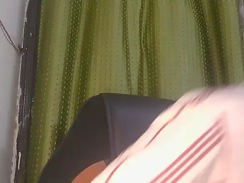 Snapshot of ursdreamperson chatting on July 2026 01:31:02 AM ursdreamperson online show from July 2026 01:31:02 AM