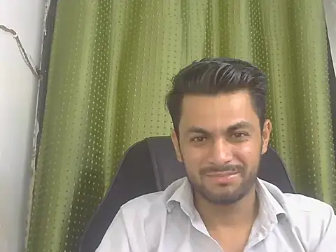 Snapshot of ursdreamperson chatting on July 2026 01:43:02 AM ursdreamperson online show from July 2026 01:43:02 AM