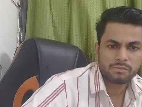 Snapshot of ursdreamperson chatting on July 2026 01:47:01 PM ursdreamperson online show from July 2026 01:47:01 PM