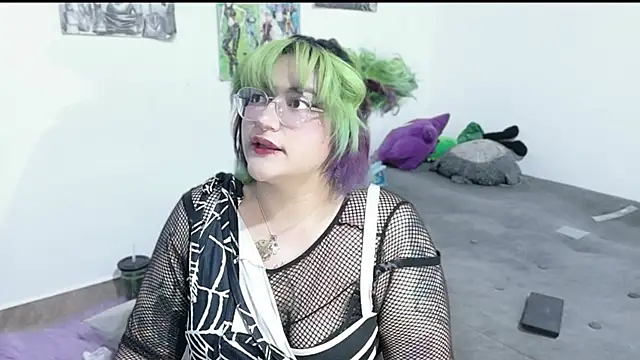 Snapshot of XxGreenGoodxX chatting on April 2026 08:44:01 PM XxGreenGoodxX online show from April 2026 08:44:01 PM
