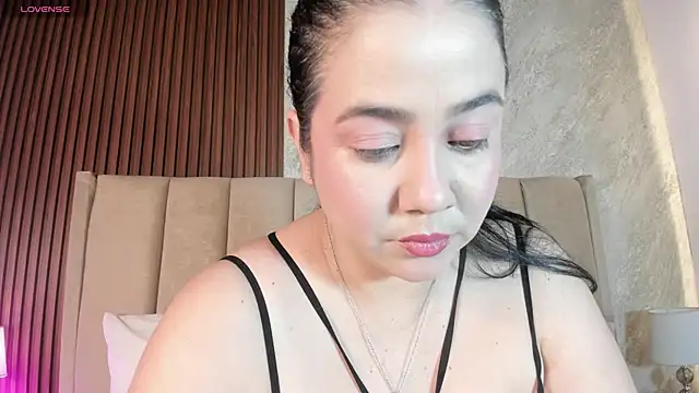 Snapshot of _Cris_Spicy_ chatting on May 2026 07:10:01 PM Cris Spicy online show from May 2026 07:10:01 PM
