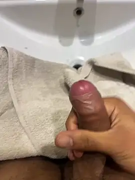 Snapshot of youyou933 chatting on October 2025 08:20:02 AM youyou933 online show from October 2025 08:20:02 AM