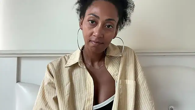 Snapshot of Vaylisse chatting on September 2025 04:49:01 AM Vaylisse online show from September 2025 04:49:01 AM