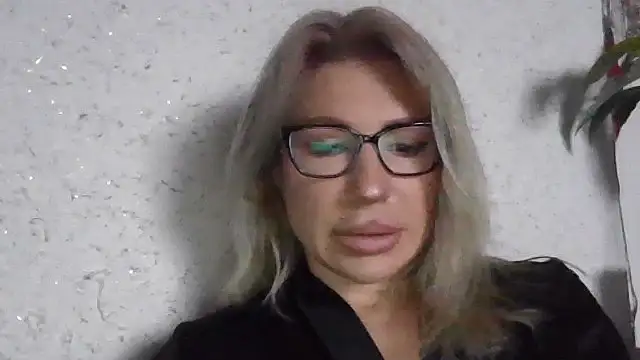 fox red lady7 online show from April 2026 07:02:01 AM