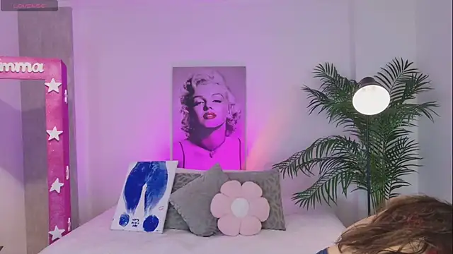 LUNAA    online show from March 2026 03:33:02 AM