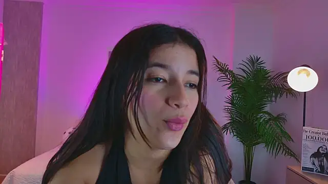 Snapshot of LUNAA___ chatting on June 2026 03:15:02 AM LUNAA online show from June 2026 03:15:02 AM