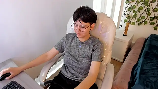 Nathaly ds online show from November 2025 07:47:01 PM