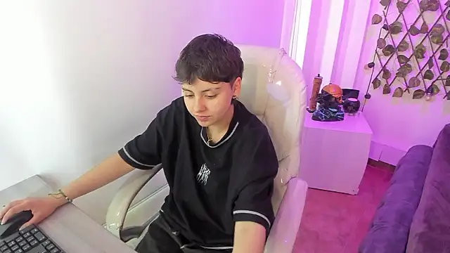 Nathaly ds online show from March 2026 07:09:01 PM