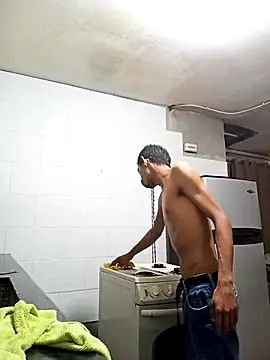 Snapshot of Bruno_Hallss chatting on December 2025 08:26:01 PM Bruno Hallss online show from December 2025 08:26:01 PM