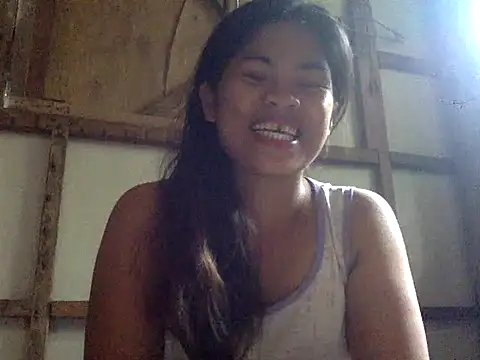 Snapshot of precious_lyn chatting on June 2026 06:05:02 AM precious lyn online show from June 2026 06:05:02 AM