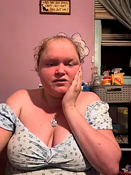 Snapshot of KadiSparkle chatting on September 2025 02:38:02 AM KadiSparkle online show from September 2025 02:38:02 AM