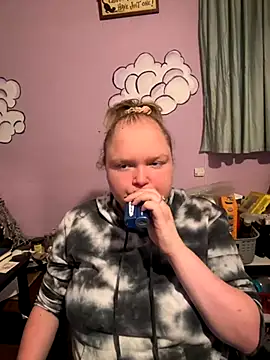 Snapshot of KadiSparkle chatting on November 2025 11:51:01 PM KadiSparkle online show from November 2025 11:51:01 PM