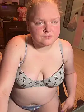 Snapshot of KadiSparkle chatting on November 2025 04:12:01 AM KadiSparkle online show from November 2025 04:12:01 AM