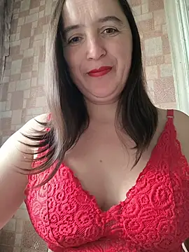 Snapshot of EvelinCutex chatting on November 2025 06:45:01 AM EvelinCutex online show from November 2025 06:45:01 AM