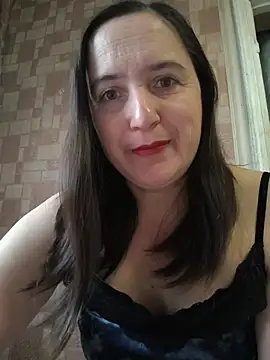 Snapshot of EvelinCutex chatting on December 2025 06:44:01 AM EvelinCutex online show from December 2025 06:44:01 AM