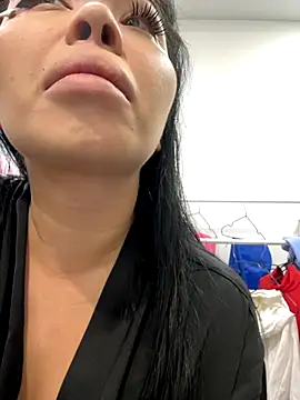 Snapshot of Mia_stepMOM chatting on October 2025 06:31:01 AM Mia stepMOM online show from October 2025 06:31:01 AM