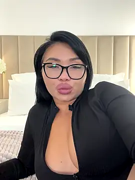 Snapshot of Mia_stepMOM chatting on October 2025 06:20:01 PM Mia stepMOM online show from October 2025 06:20:01 PM