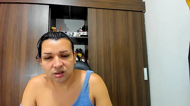 Snapshot of miss_bigcockts chatting on October 2025 06:54:01 AM miss bigcockts online show from October 2025 06:54:01 AM