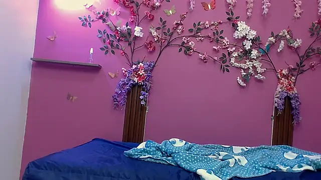 skinnybarbie022 online show from September 2025 01:29:01 AM