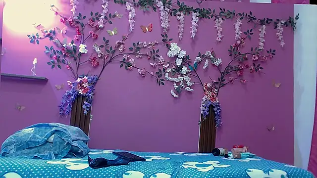 skinnybarbie022 online show from October 2025 01:25:02 AM