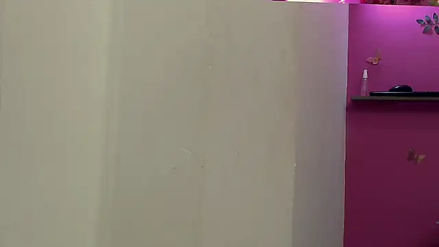 skinnybarbie022 online show from November 2025 12:03:02 AM