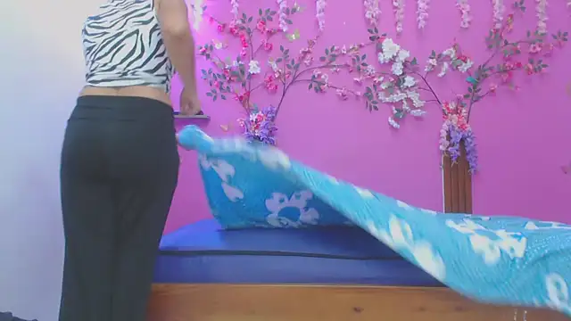 Snapshot of skinnybarbie022 chatting on February 2026 12:31:01 AM skinnybarbie022 online show from February 2026 12:31:01 AM