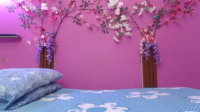 Snapshot of skinnybarbie022 chatting on February 2026 12:14:02 AM skinnybarbie022 online show from February 2026 12:14:02 AM