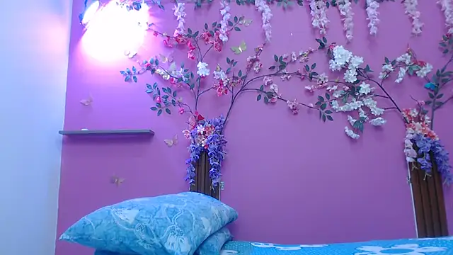 Snapshot of skinnybarbie022 chatting on February 2026 01:01:02 AM skinnybarbie022 online show from February 2026 01:01:02 AM