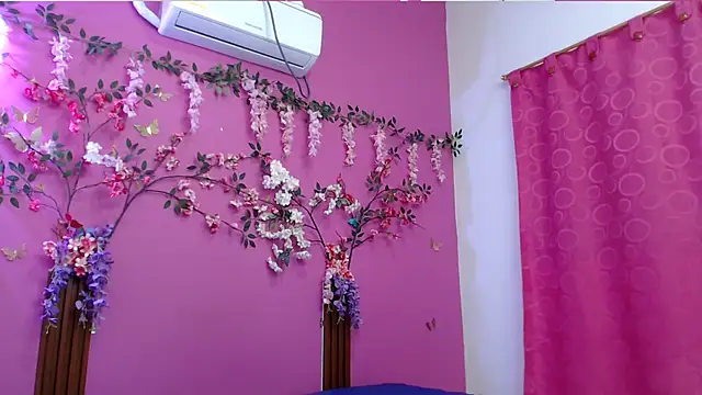 Snapshot of skinnybarbie022 chatting on February 2026 01:59:02 AM skinnybarbie022 online show from February 2026 01:59:02 AM