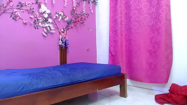 skinnybarbie022 online show from April 2026 01:28:02 AM