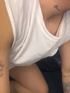 Kurtxxx22 online show from November 2025 09:48:01 PM