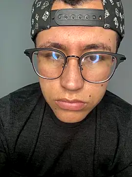 Kurtxxx22 online show from November 2025 06:39:01 PM