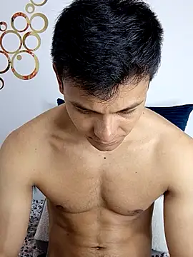 Snapshot of Valois2025 chatting on November 2025 01:04:02 AM Valois2025 online show from November 2025 01:04:02 AM