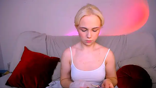 Charlotte Colinss online show from February 2026 03:57:02 AM