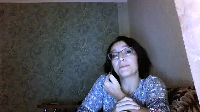 Snapshot of Moon_Janis chatting on November 2025 07:35:02 PM Moon Janis online show from November 2025 07:35:02 PM