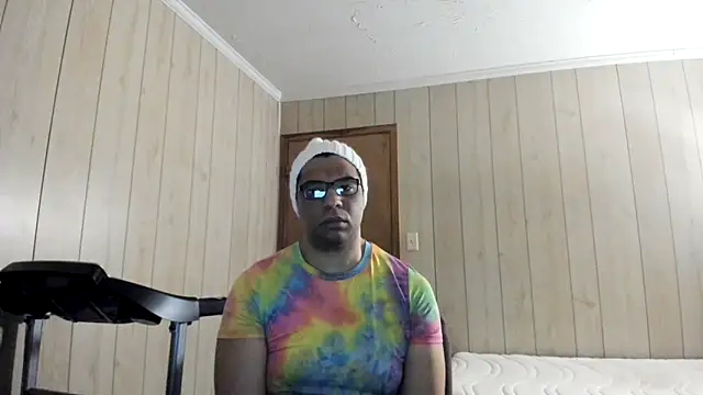 Snapshot of NaturalBeautyQueen chatting on June 2026 04:08:02 PM NaturalBeautyQueen online show from June 2026 04:08:02 PM