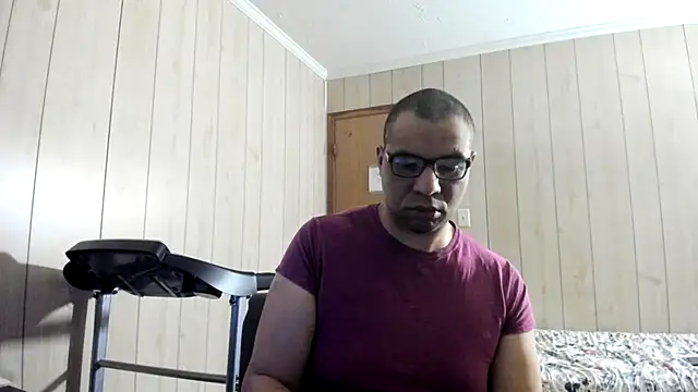 Snapshot of NaturalBeautyQueen chatting on June 2026 01:26:01 PM NaturalBeautyQueen online show from June 2026 01:26:01 PM