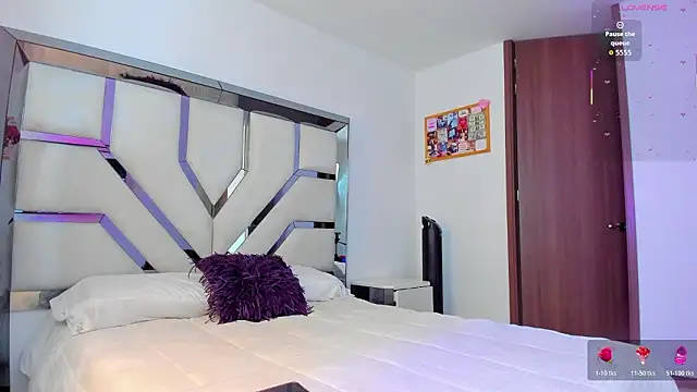 Michelle Ferrerr online show from February 2026 09:02:02 PM