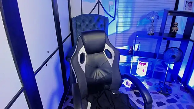 NahomiRichards  online show from November 2025 04:12:02 AM