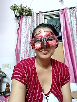 Snapshot of thanusi_2 chatting on April 2026 06:13:02 PM thanusi 2 online show from April 2026 06:13:02 PM