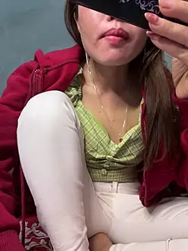 Snapshot of Sunny_lotus chatting on December 2025 10:57:01 AM Sunny lotus online show from December 2025 10:57:01 AM