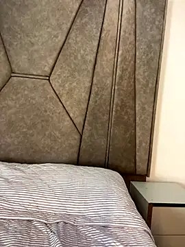 Isabela Colins online show from September 2025 01:13:01 PM