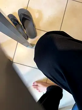 Manu97k online show from October 2025 08:10:01 AM