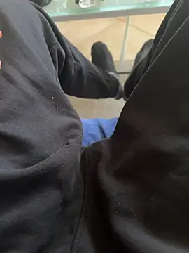 Manu97k online show from October 2025 08:53:01 AM