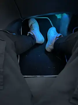 Manu97k online show from November 2025 05:52:02 AM