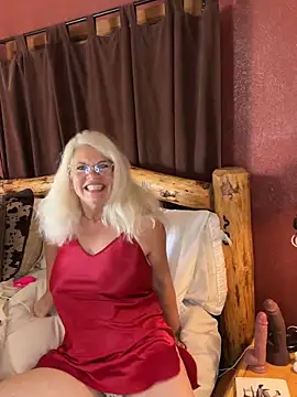 SubMissOlivia online show from September 2025 04:00:01 PM