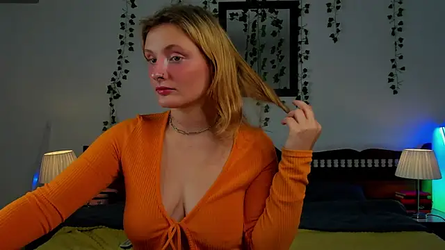 Ariana Spring online show from September 2025 02:22:02 AM