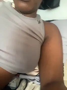 Snapshot of bybey18 chatting on October 2025 03:02:02 PM bybey18 online show from October 2025 03:02:02 PM